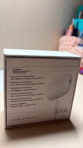 Apple AirPods (2nd Generation) with Magnetic Charging Case