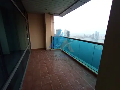 Four-room apartment with a hall on Al Khan Street