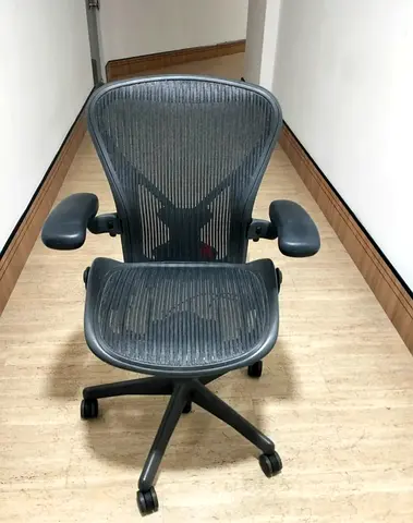 Fully Adjustable Herman Miller aeron Classic chair black Size C