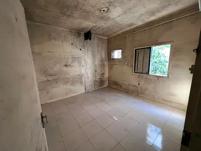 Lowest price one bedroom and living room apartment in a location very close to the Corniche and with a suitable size (without ac )