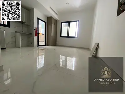 استوديو في العالية للايجار السنوي مع بلكون مساحه جيده قريب لجميع الخدمات وسهوله الخروج والدخول للدبي والشارقة