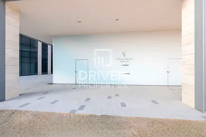 Vacant Retail | Amazing Canal View | 4 Cheques