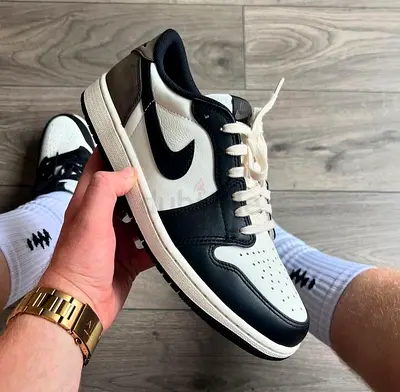 Air Jordan 1 Retro Low OG Mocha Sneakers