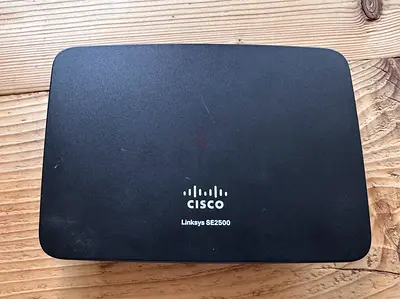 Cisco Linksys SE2500 Router