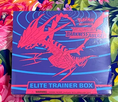Pokemon Elite Trainer Box - Darkness Ablaze
