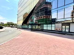 HIGH END BRAND NEW OFFICE IN TOP LOCATION