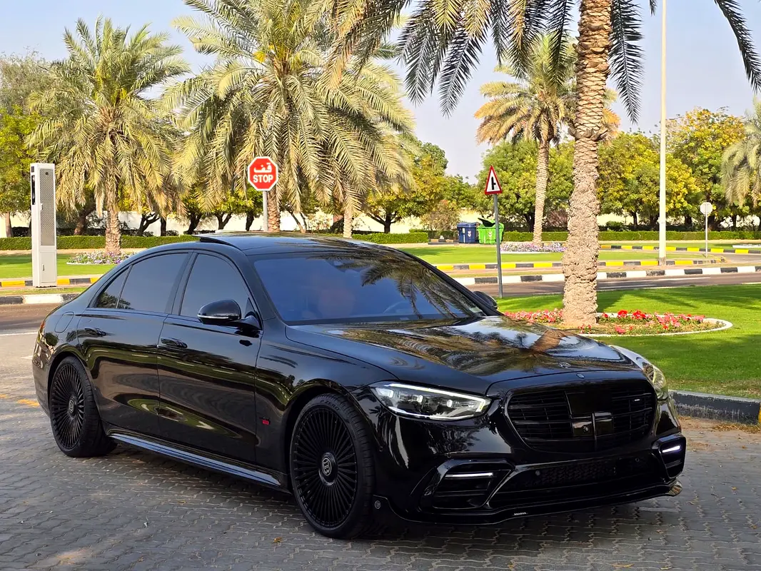 Mercedes-Benz S-Class 2022 — photo 1 of 20
