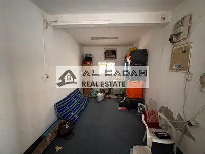 اللبيع بيت في القادسية بيت قسمين قسم اول ٣غرف وصالة ومطبخ قسم ثاني في ٢غرف وصالة ومطبخ مساحة 2500 قدم مؤجر 30000الف مطلوب في 420000الف سعر قابل