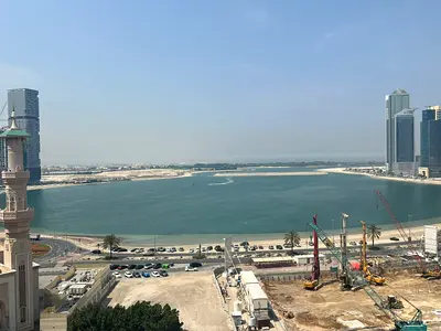 اجمل غرفتين وصاله بالممزر\غرف ماستر\تكيف مجانا\جيم\باركين مجاني\مسبح\اجمل اطلاله بحريه\موقع مميز علي مخرج دبي  قريب من كل الخدمات