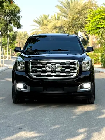 GMC Yukon Denali 2018, imported from Canada, in agency condition. VIP chairs. New Bridgestone tires
