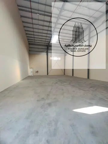 مستودع مميز للإيجار في الصناعية 2 بعجمان 2700 قدم