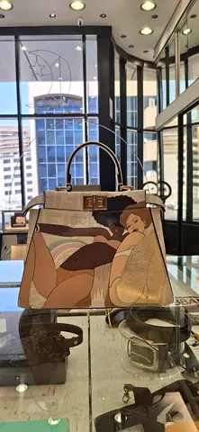 Stylish Handbag with Artistic Design