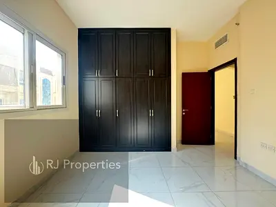 Close to park luxury 1bhk 2WISHROOOM spacious size room parking only jest 41k