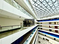 BRAND NEW READY OFFICE IN GREAT LOCATION