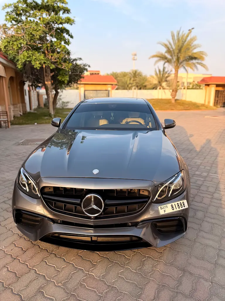 Mercedes-Benz E-Class 2017 — photo 1 of 18