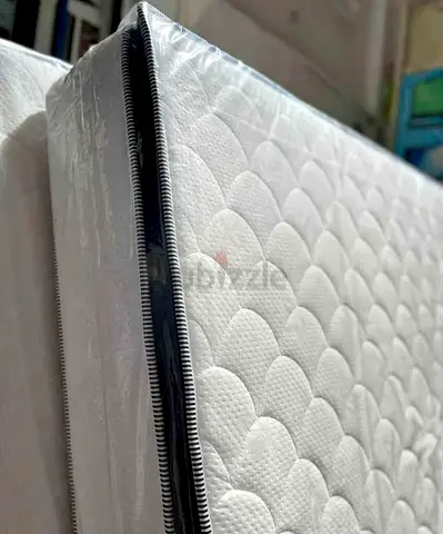 Brend new Queen size 160×200 spring Top memory foam mattress available