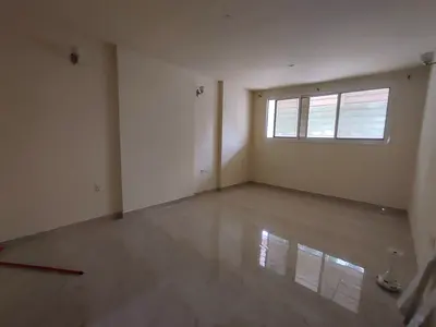 استديو كبير في موقع راقي بالقرب من كافه الخدمات وبنايه عائليه وسعر مناسب جدا * مطبخ شبه منفصل