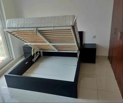 IKEA hydraulic queen‑size bed (160 × 200 cm) with  IKEA mattress