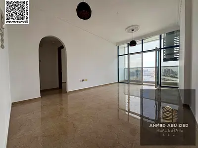 اشيك وافخم شقة تتكون من غرفة نوم ماستر _صالة واسعة _مطبخ منفصل واسع _2 حمام _قريب من موقع الخدمات _صيانة كاملة علي المالك طول فترة الايجار _فرصة