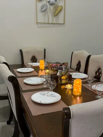 Elegant Dining Table Set