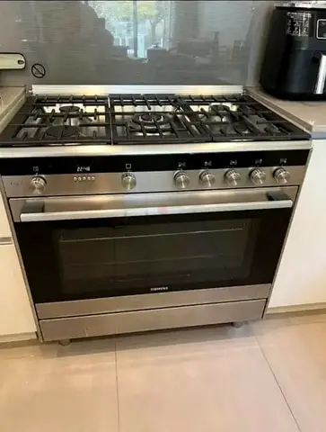 Siemens iQ700 top gas with electric oven 90cm