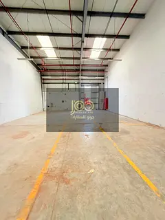 Ready-to-move-in warehouse with an area of ​​2300 square feet and 15 amp electricity, priced at 
