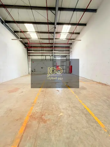 Ready-to-move-in warehouse with an area of ​​2300 square feet and 15 amp electricity, priced at 75,000