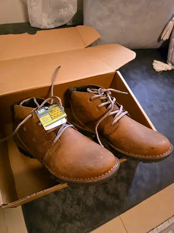 Cat Chukka boots size 43