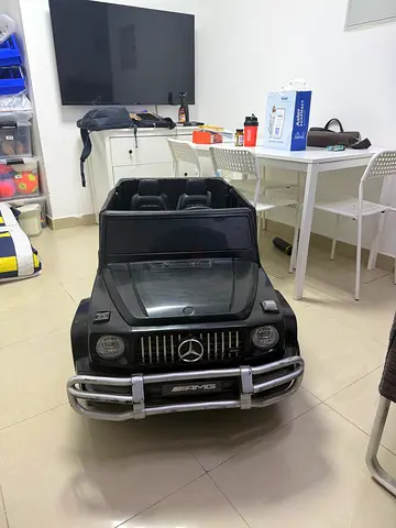 Mercedes-Benz Kids Ride-On Car