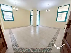 Big Chiller Free 3bhk Balcony Near Cornish Only 55k
