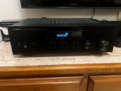 Yamaha Network Receiver R-N303 120V - Price DROP!