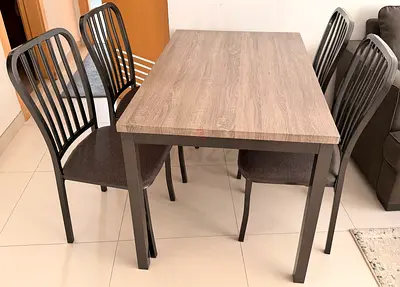 Simple dining table incl. 4 chairs