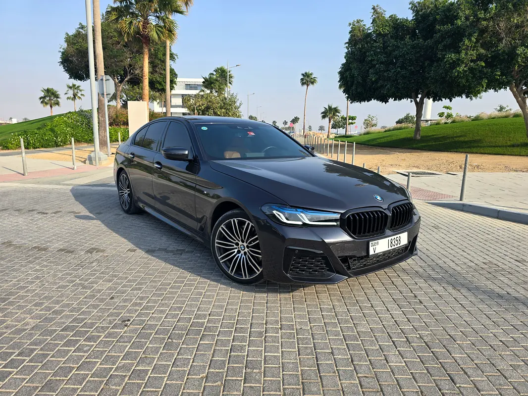 BMW 5-Series 2017 — photo 1 of 20
