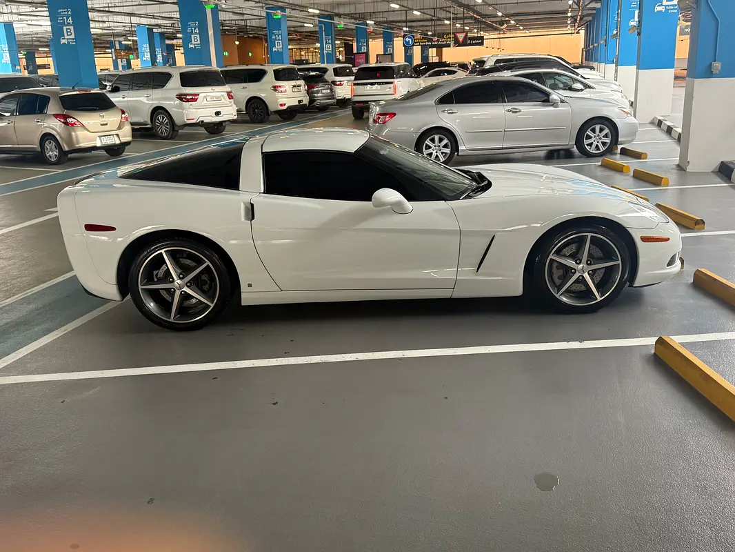 Chevrolet Corvette 2006 — photo 1 of 17