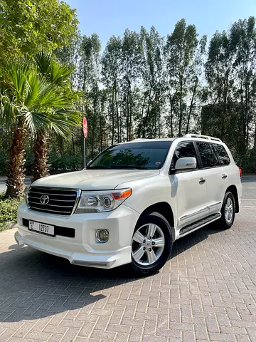 Toyota land cruiser GXR 4.0L V6 TOP.. excellent condition.