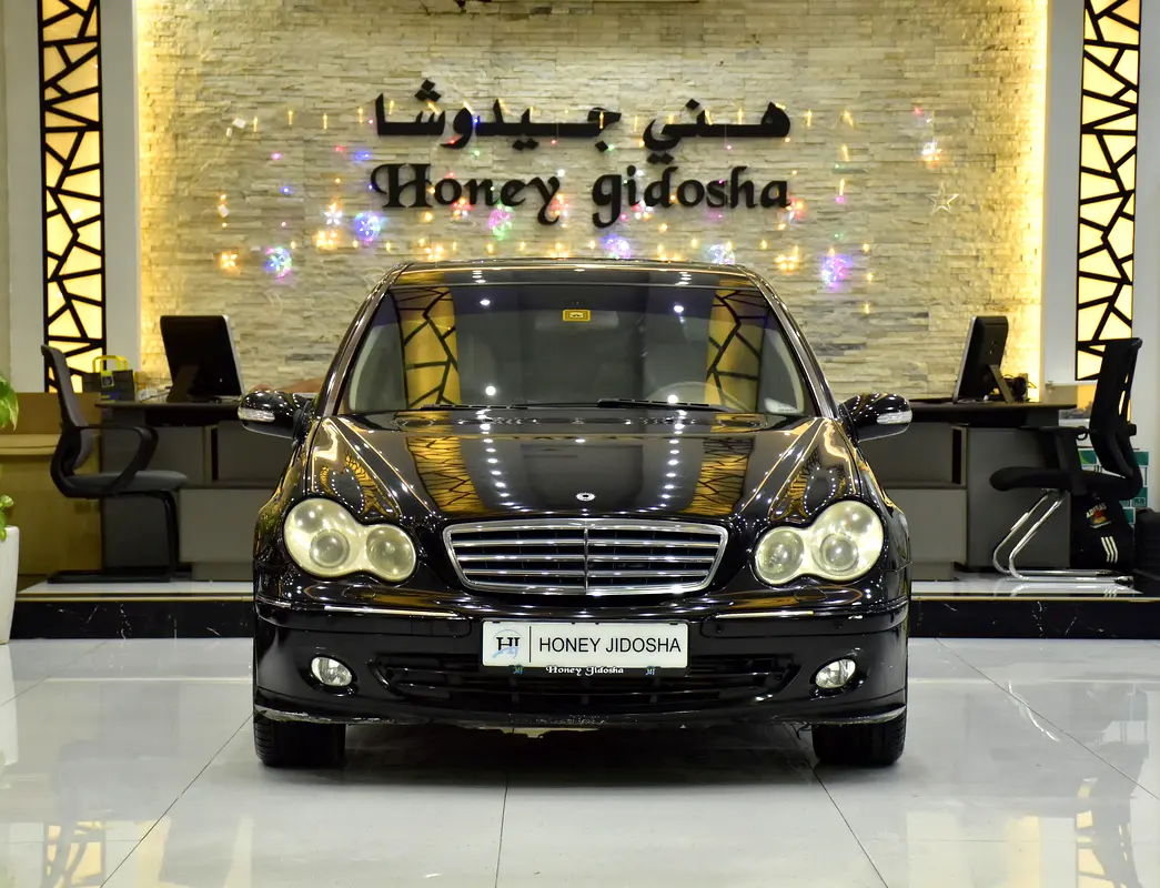Mercedes-Benz C-Class 2007 — photo 1 of 15