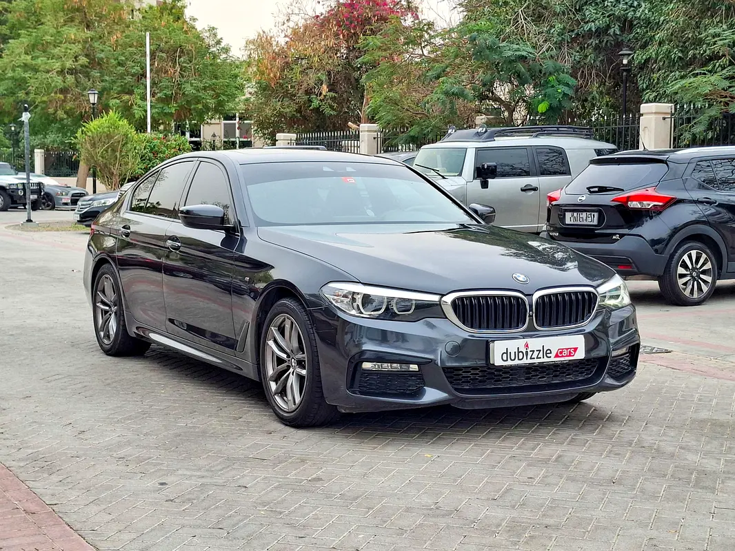 BMW 5-Series 2019 — photo 1 of 16