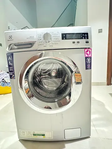 Electrolux 8kg washing machine – working – pickup Zayed City