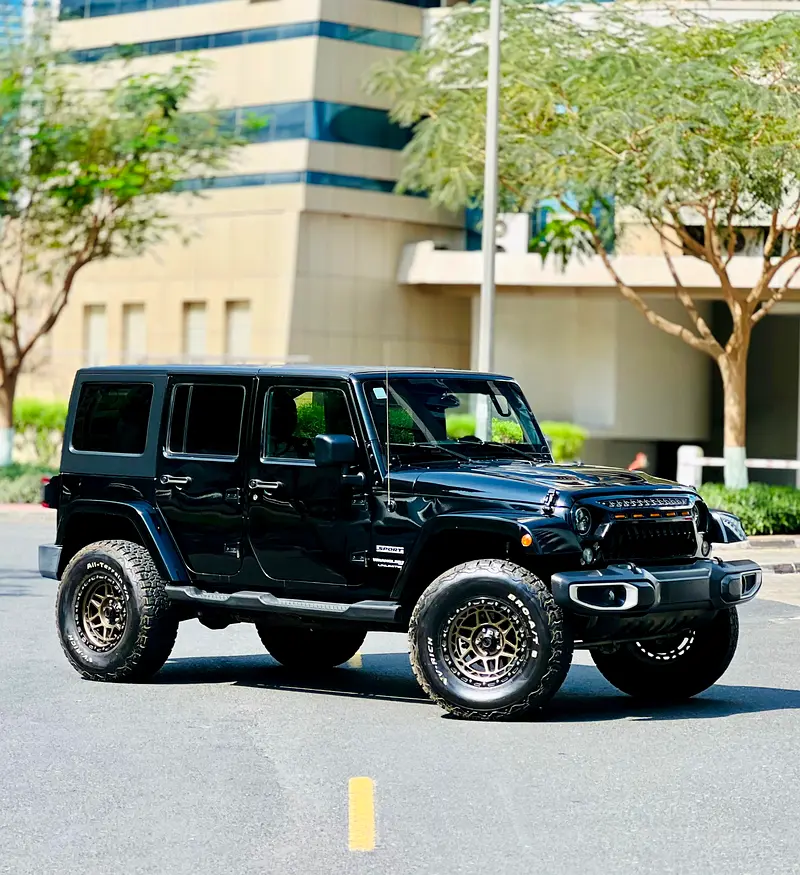 Jeep Wrangler 2018 — photo 1 of 15