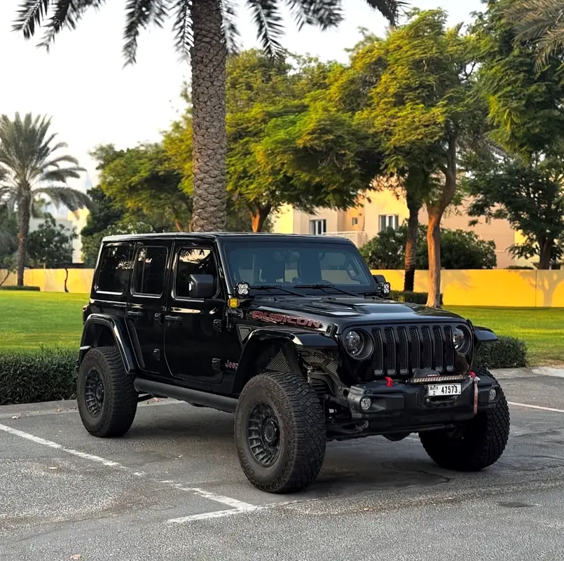 Jeep Wrangler 2023 — photo 1 of 8
