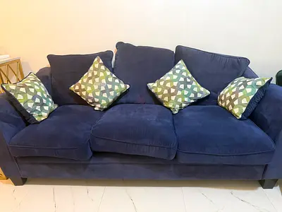 كنبه مريحه جدا مودرن حق ثلاث اشخاص