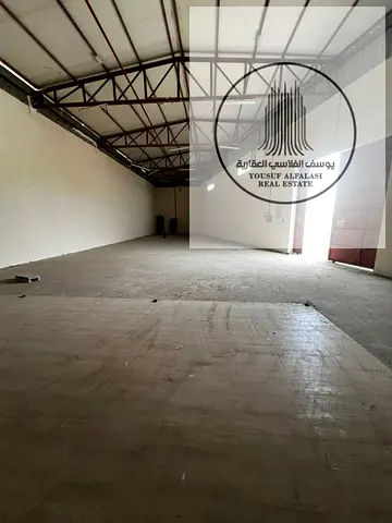 مستودع،على الطريق الرئيسي مباشرة ، 18 KW,موقع مميز,سهل الوصول