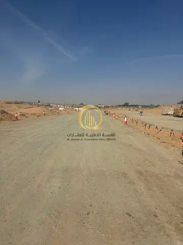 A plot of land is for sale in the Blida area, in a prime location near a mosque and a park. It is situated on two streets.