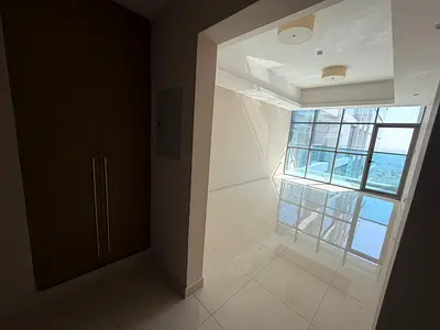 شقة فاخرة غرفة وصالة مع باركن في أبراج غلفا تاور – الراشدية 1 عجمان مع إطلالات مميزة، الإمارات العربية المتحدة.