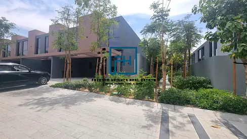 CORNER UNIT | MAJLIS | FREEHOLD | BIGGER PLOT