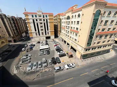 Luxury and very spacious 2bhk with open view balcony with Gym and parking free
