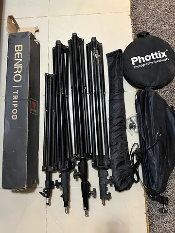 Benro Tripod with Phottix Umbrella and Stand Accessories