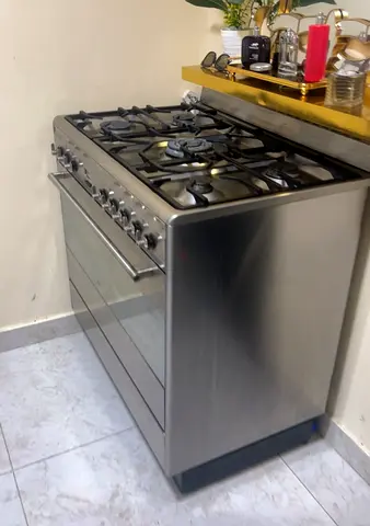 Stainless Steel Gas Range Oven-SMEG -like new -urgent sale (electric gaz