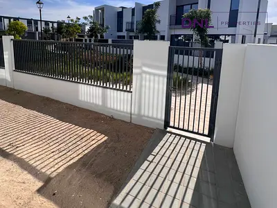 Vacant | Single Row | L-shape Garden