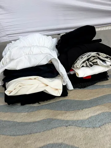 Bag of clothes size S 200dhs for all